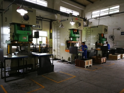 沖床生產(chǎn)線